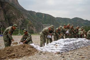 结束咧？三节战罢 快船带着21分的优势进入第四节 贝恩本场不回归